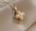 Collar Flor Brillante: ¡El Toque de Glamour que Ilumina tu Estilo! 💖✨